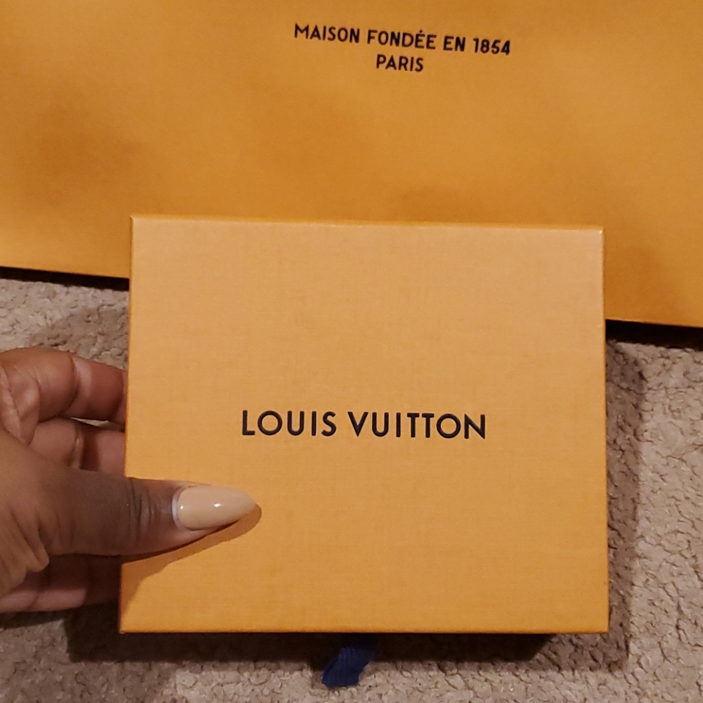 Louis vuitton shopping bags